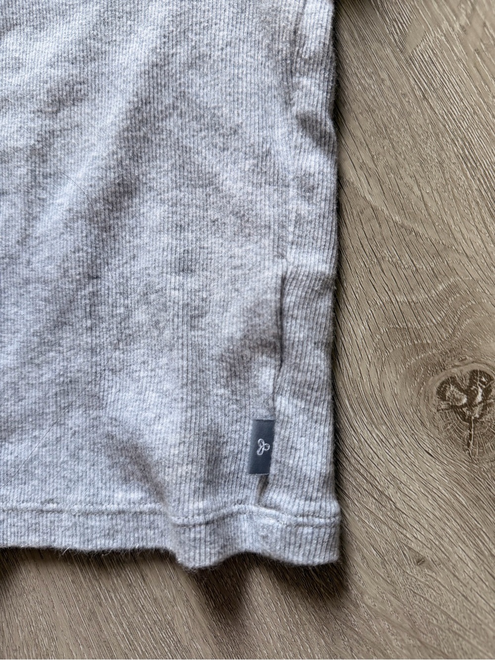Aritzia Ribbed Shirt - Picture 4 of 4